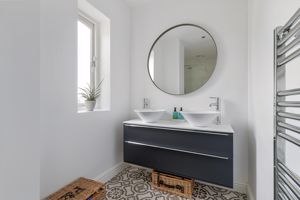 Photo 25- click for photo gallery